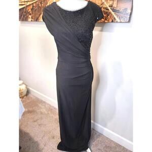 Tadashi Shoji Elegant Black Evening Dress with Sequin Detail